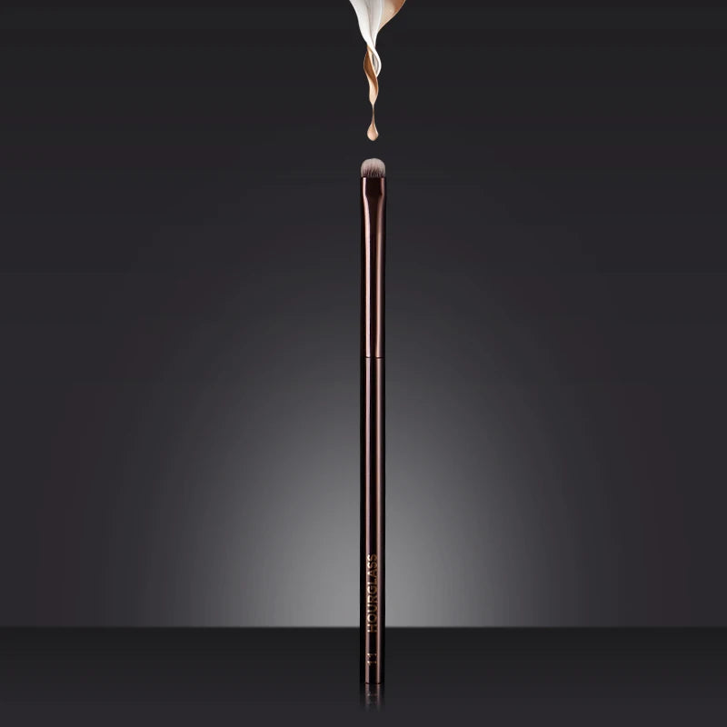 Precision Eyeliner Brush – Soft Fiber Detailing Tool